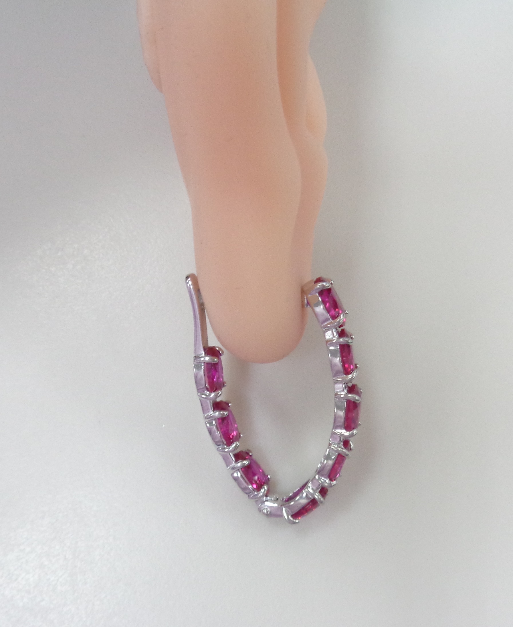 Серебряные серьги с корундами